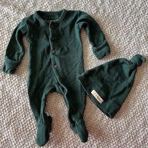 L’oved baby sleeper and beanie.